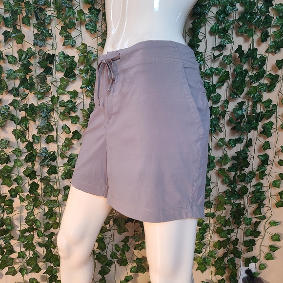 Columbia Women's Omni-Shield Outdoor Active Beige Short size 16 - Picture 2 of 13